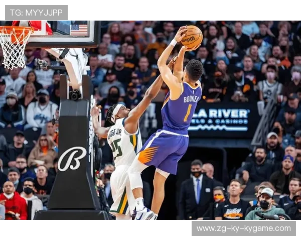 布克单节狂砍20分，太阳攻势如潮——不可错过的赛季精彩瞬间